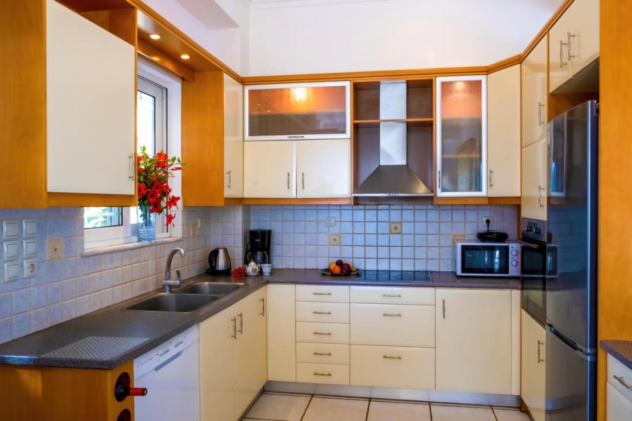 Villa Afroditi In Chania Near Airport With Private Pool, Free Wi-Fi, Souda Bay Views, Garden Oasis Kounoupidhiana Bagian luar foto