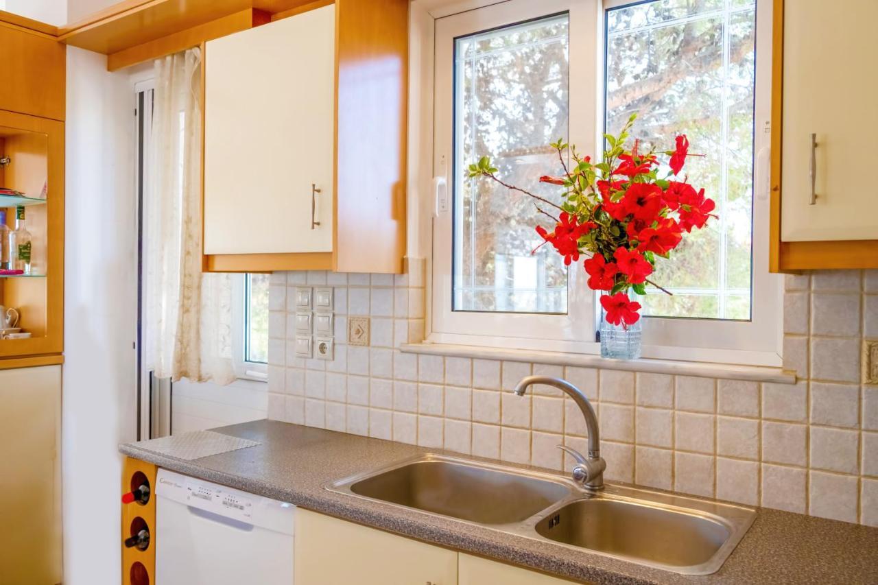 Villa Afroditi In Chania Near Airport With Private Pool, Free Wi-Fi, Souda Bay Views, Garden Oasis Kounoupidhiana Bagian luar foto