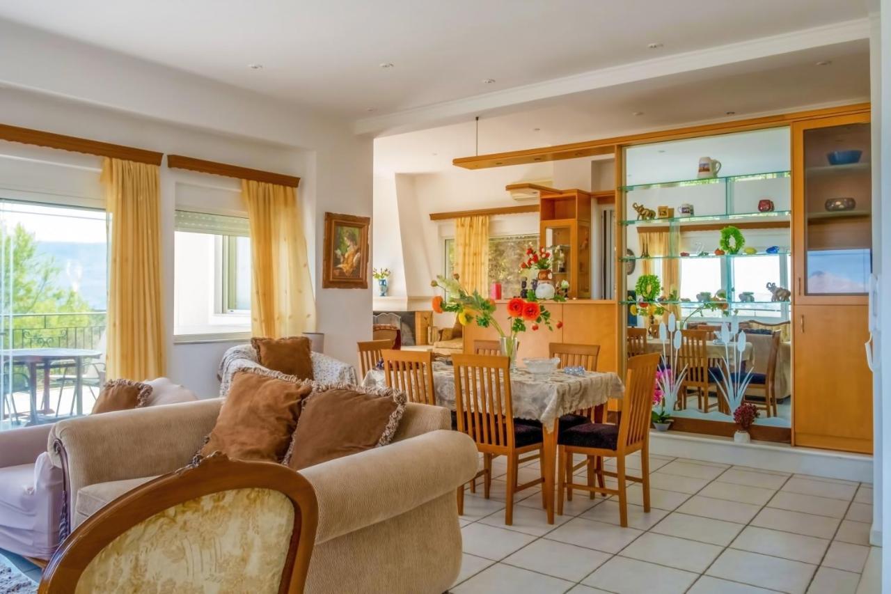 Villa Afroditi In Chania Near Airport With Private Pool, Free Wi-Fi, Souda Bay Views, Garden Oasis Kounoupidhiana Bagian luar foto