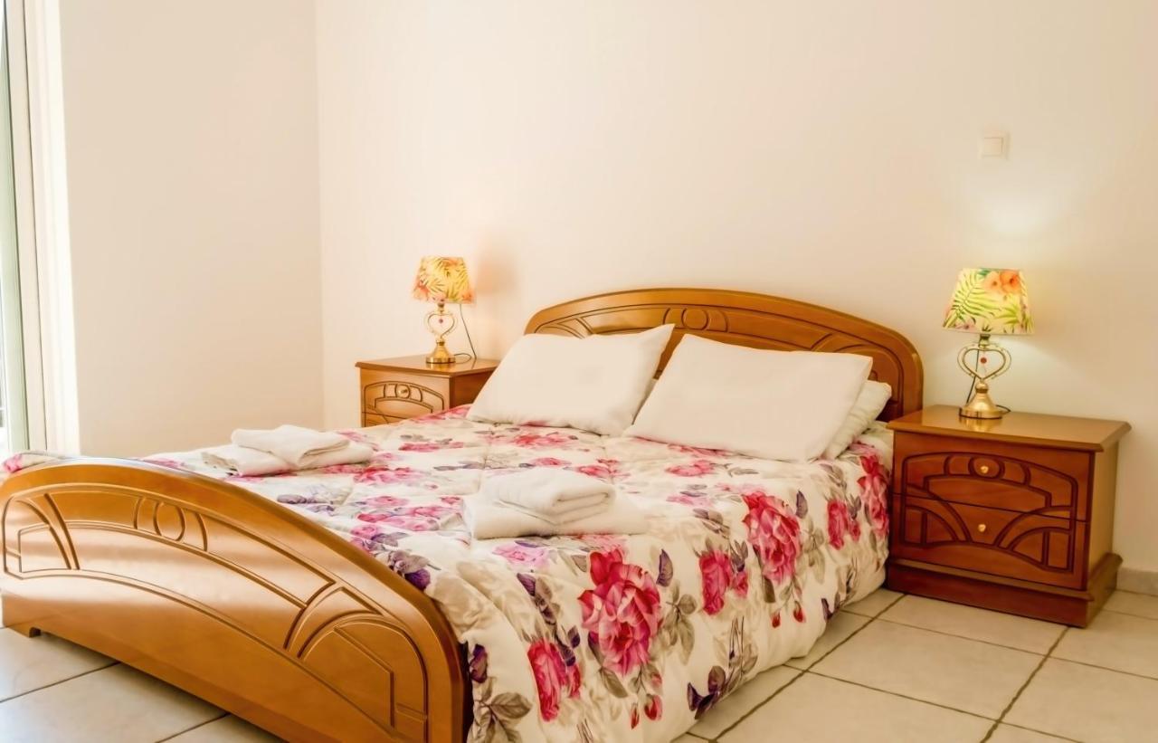 Villa Afroditi In Chania Near Airport With Private Pool, Free Wi-Fi, Souda Bay Views, Garden Oasis Kounoupidhiana Bagian luar foto