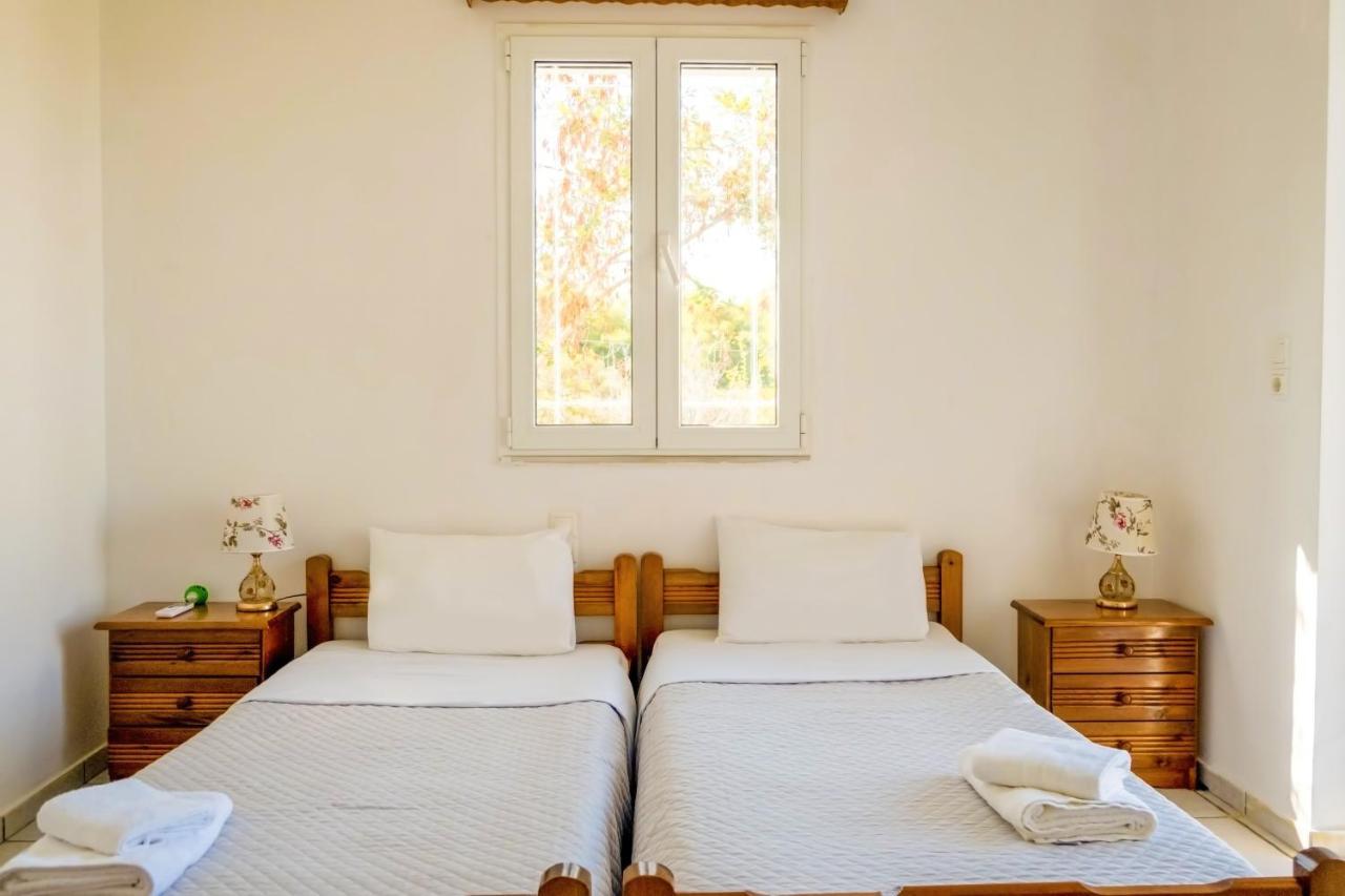 Villa Afroditi In Chania Near Airport With Private Pool, Free Wi-Fi, Souda Bay Views, Garden Oasis Kounoupidhiana Bagian luar foto