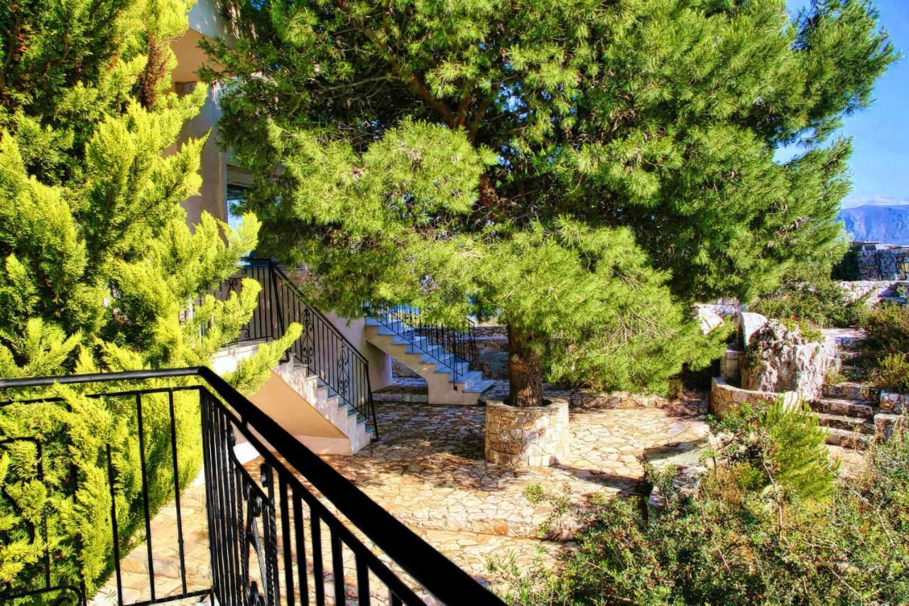 Villa Afroditi In Chania Near Airport With Private Pool, Free Wi-Fi, Souda Bay Views, Garden Oasis Kounoupidhiana Bagian luar foto